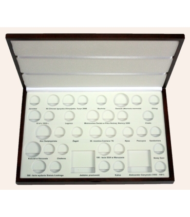 Kaseta do przechowywania monet srebrnych i 2zł GN z roku 2006