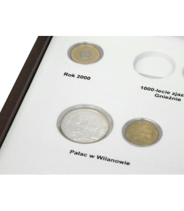 Kaseta do przechowywania monet srebrnych i 2zł GN z roku 2000