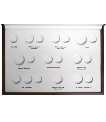 Kaseta do przechowywania monet srebrnych i 2zł GN z roku 2000