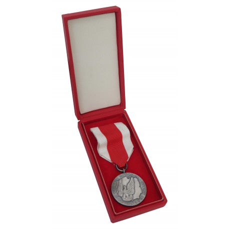 Medal „Za zasługi dla obronności kraju”, etui