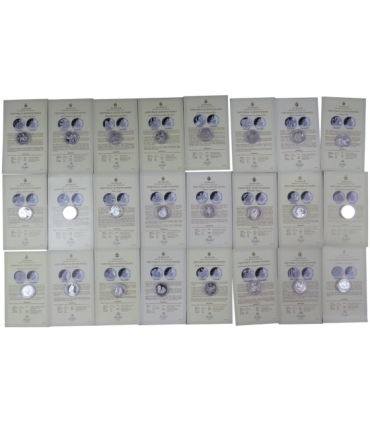 Zestaw 12 medali z Janem Pawłem 2, srebro + kaseta + certyfikaty