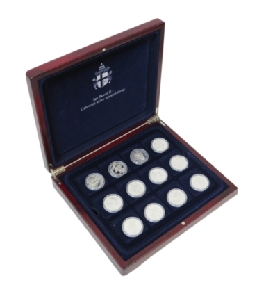 24 x medal Jan Paweł II, srebro, + kaseta + certyfikaty