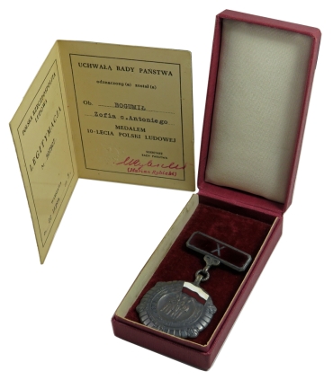 Odznaczenie, medal X LAT PRL 1944-1954 w etui + legitymacja