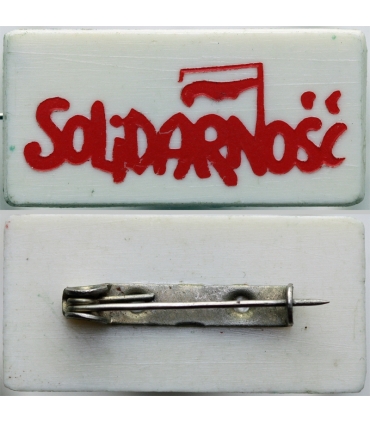 Mała plakietka „Solidarność” z okresu PRL, plastik, przypinka, oryginał