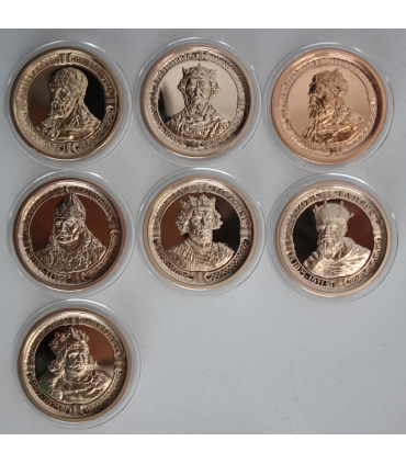 7 medali Poczet królów polskich + drewniana kaseta na 21 medali