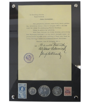 II RP, 3 monety srebrne z lat 1934-1937 + dwa znaczki + reprint nadania władzy dla Piłsudskiego