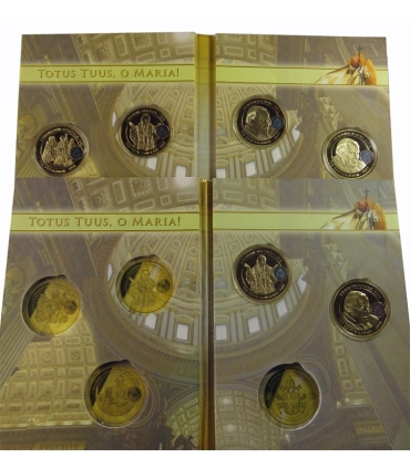 Życie Jana Pawła II – komplet 2 albumów z 7 medalami