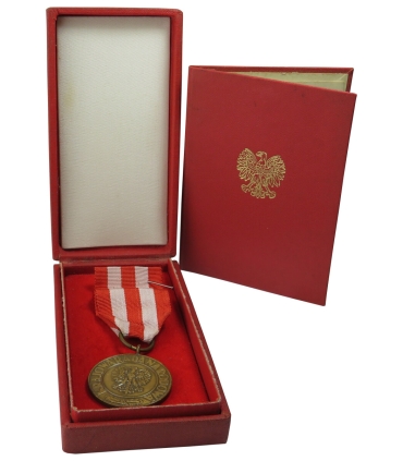 Medal Zwycięstwa i Wolności 1945, Krajowa Rada Narodowa + legitymacja