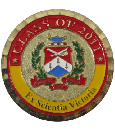 Zestaw gabinetowy National War College: Challenge Coin Class of 2011 + Statuetka Kryształowa – po Generale